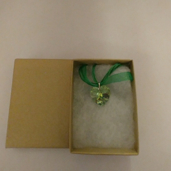 Kelly Green Crystal Heart Necklace - Picture 7 of 8
